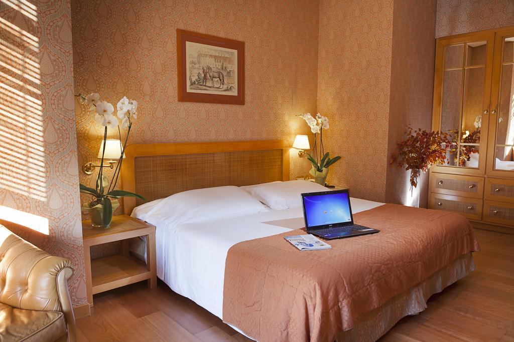 Polo Hotel Рим Екстериор снимка