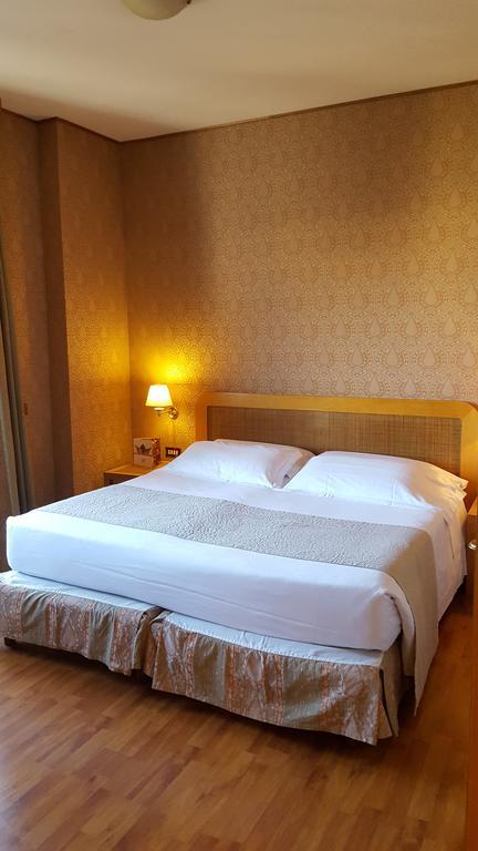 Polo Hotel Рим Екстериор снимка