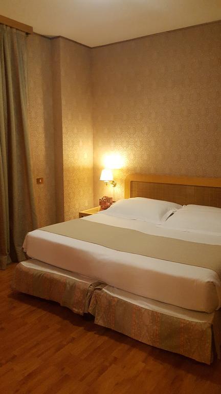 Polo Hotel Рим Екстериор снимка