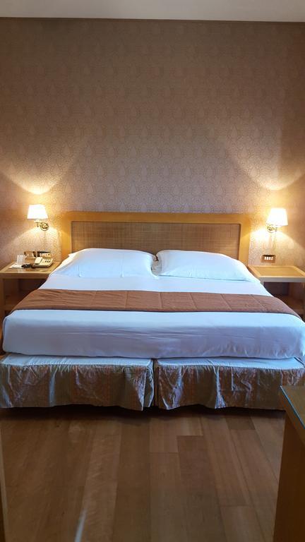 Polo Hotel Рим Екстериор снимка