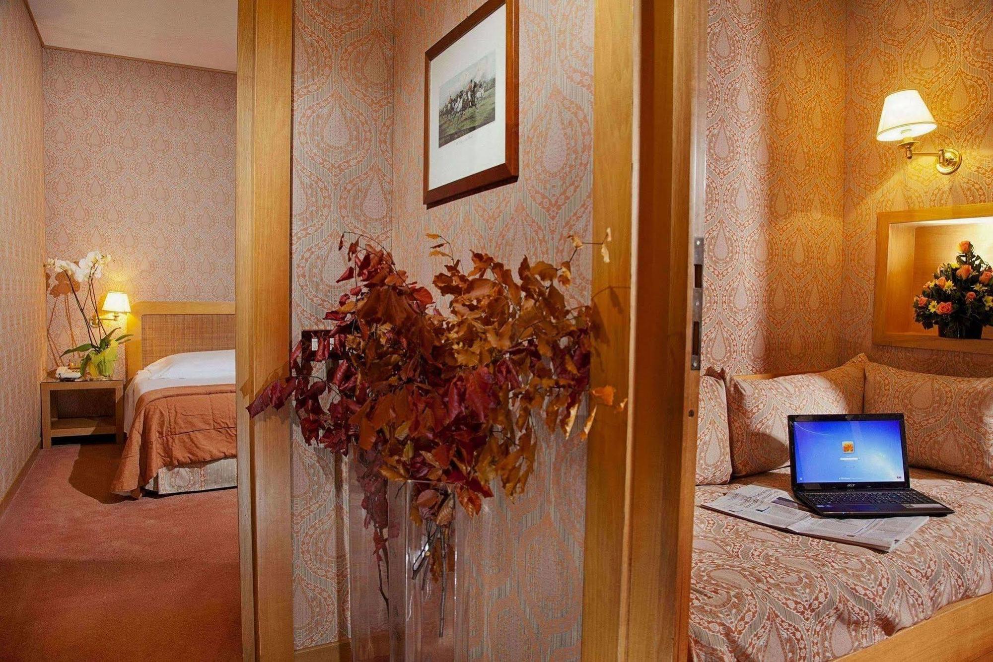 Polo Hotel Рим Екстериор снимка